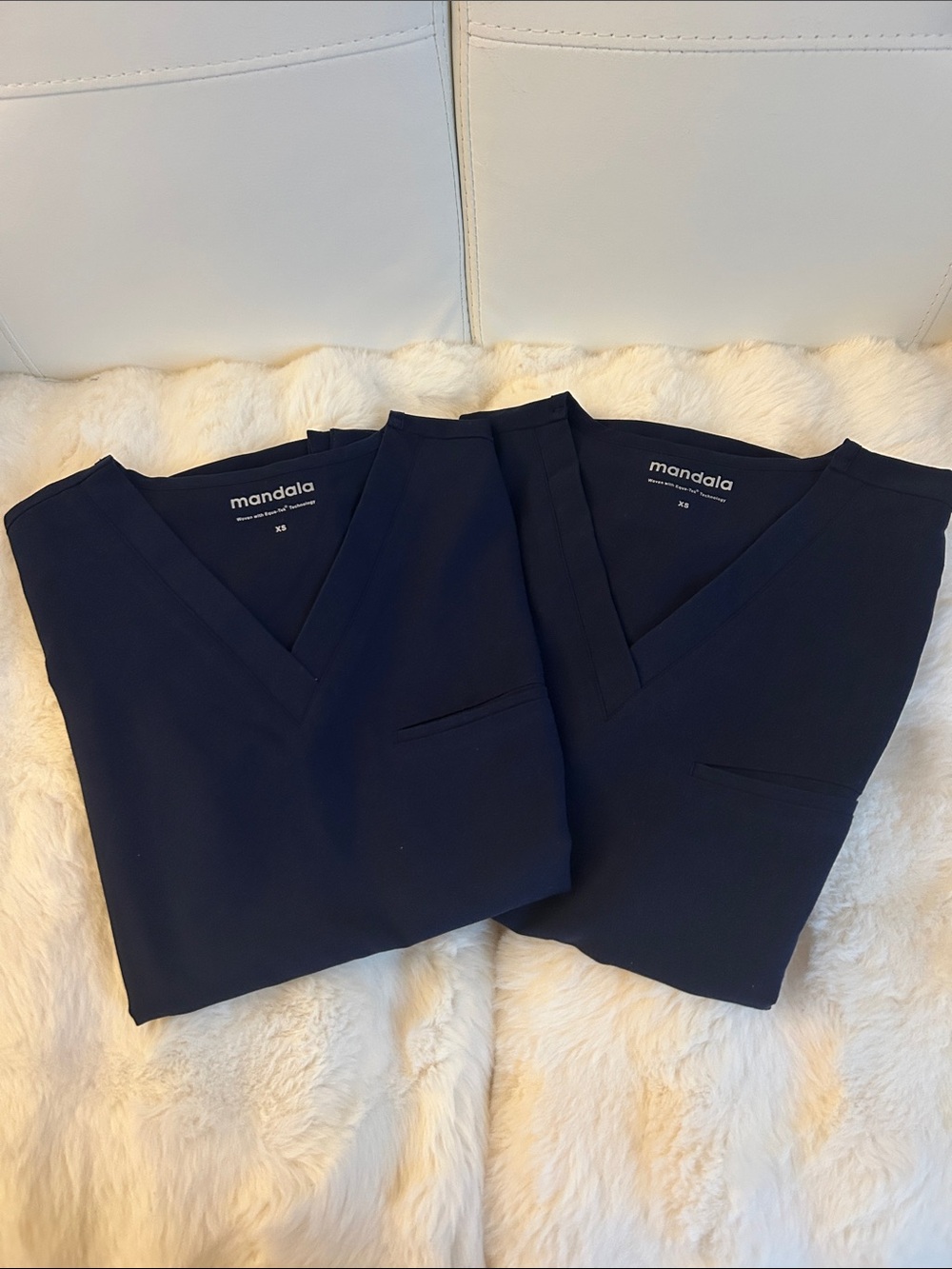 Mandala v neck scrub tops — Navy